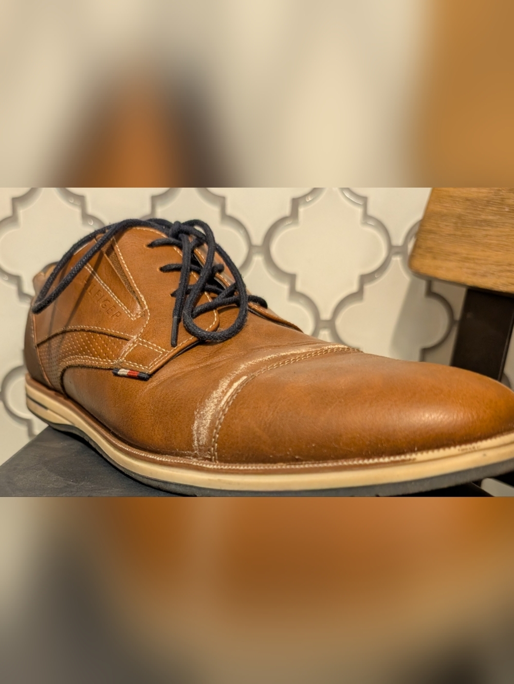Tommy Hilfiger Men’s Brown Leather Lace-Up Dress Shoes
